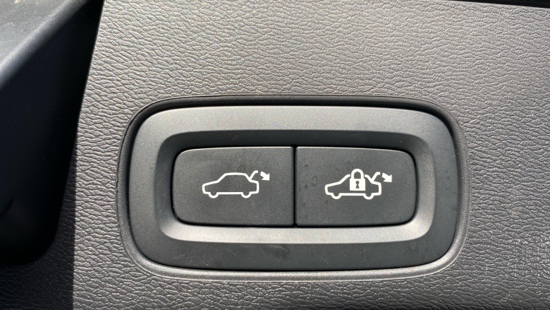 Volvo XC60 2.0 T8 [455] RC PHEV Ultimate Dark 5dr AWD Gtron Estate